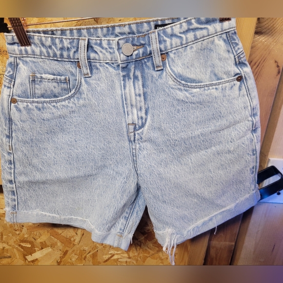 BlankNYC NWT The Perry Denim Short‎ Womens Size 24 - Picture 1 of 4